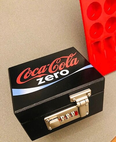 Coca Cola şifreli mini kasa ve buzluk