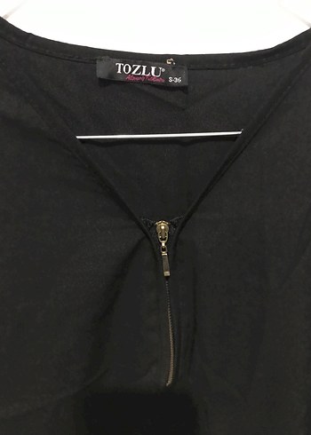 Siyah V Yaka Fermuarlı Kadın Bluz - Görsel 2