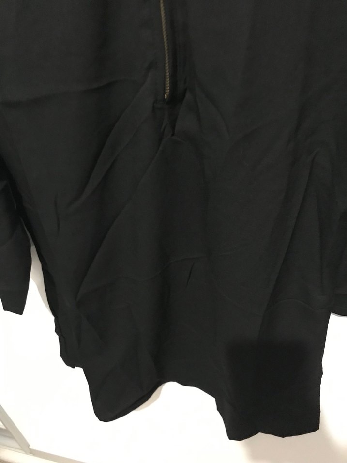 Siyah V Yaka Fermuarlı Kadın Bluz - Görsel 4