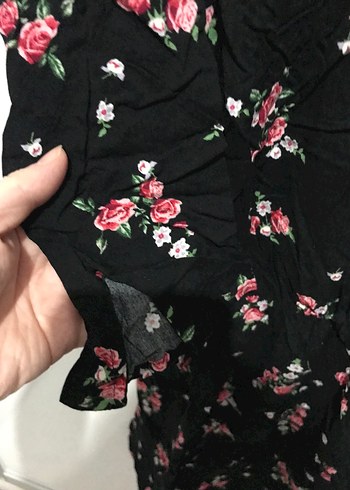 Çiçek Desenli Siyah H&M elbise - Görsel 3