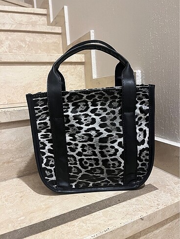 Zara Leoparlı Kol Çantası