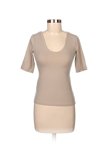 Diğer T-shirt %70 İndirimli.