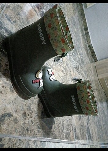 İgor snoopy haki yeşil bot
