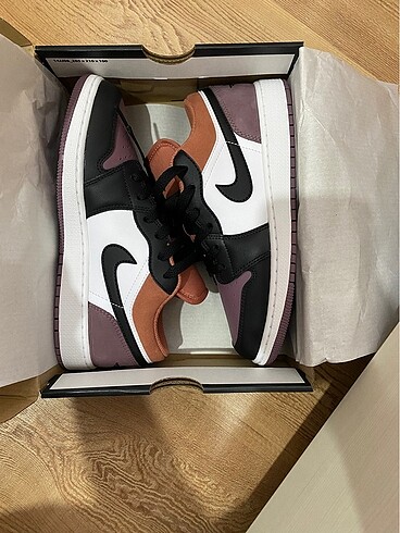 Nike Air Jordan 1 Low SE