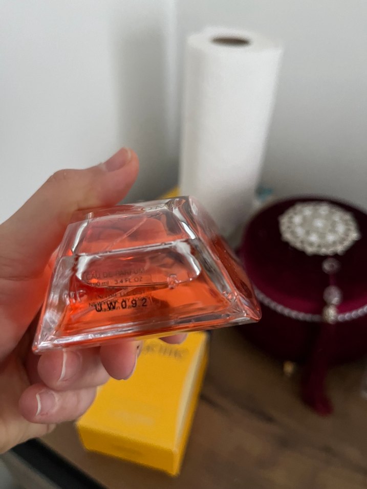 Lancome Poeme Kadın Parfümü - Görsel 3