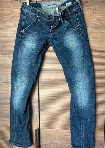 Guess Mavi Yikamali Dar Kesim Jean
