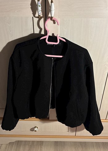 Zara Siyah Fermuarli Kisa Ceket