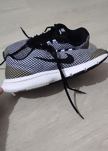 38,5 Beden Nike kad6n spor ayakkabı