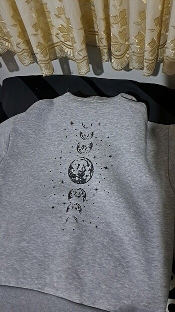 içi yünlü sırt baskılı sweatshirt - Görsel 2