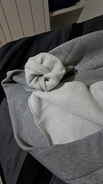 içi yünlü sırt baskılı sweatshirt - Görsel 4