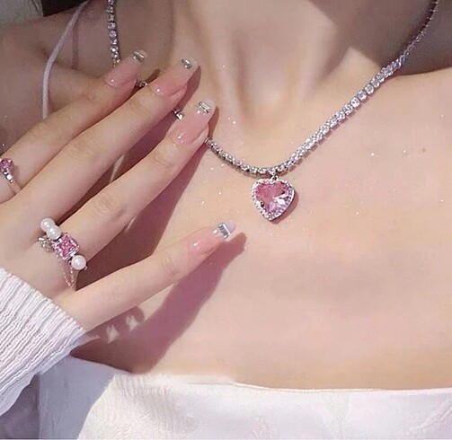 Beden Pembe Kuvars Zinciri Taşlı Kalp Tasarımlı Silver Kolye
