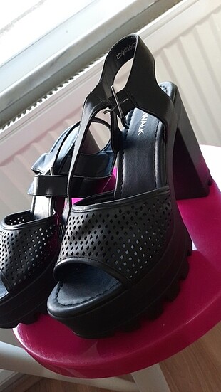 Deichmann Ayakkabi platform