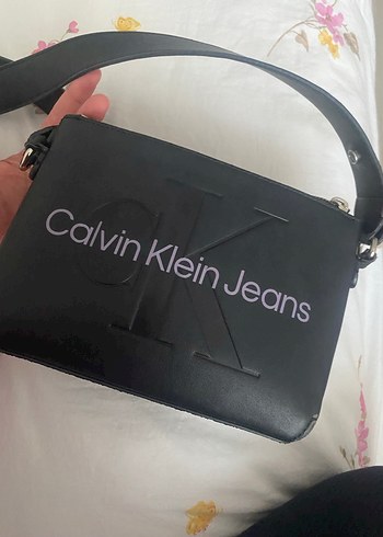 Calvin Klein Jeans Siyah Deri Omuz Çantası