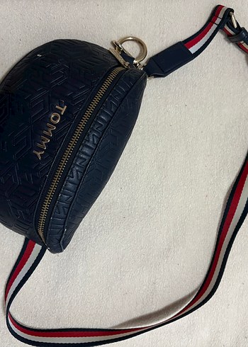 Tommy hilfiger bel çantası. - Görsel 3