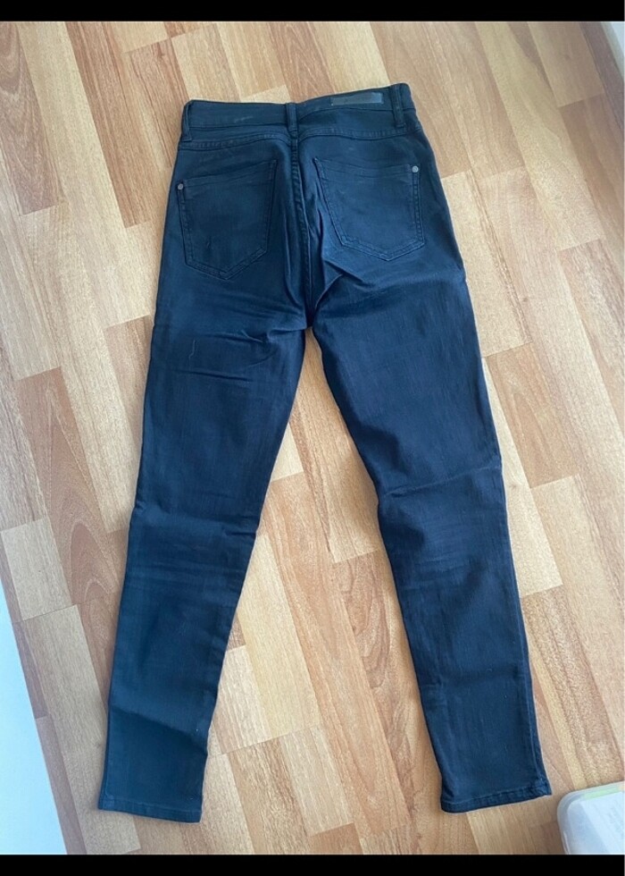 Stradivarius yırtık kot - Görsel 2