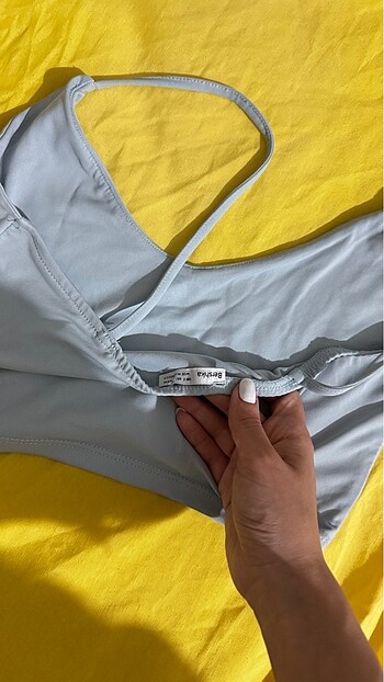 Bershka Su mavisi üst