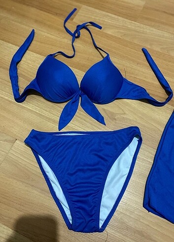 40 Beden Mavi etekli bikini takımı