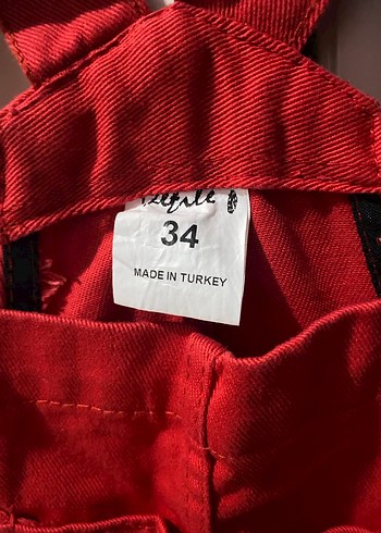 Kırmızı Denim Midi Askılı Kısa Tulum - Görsel 2