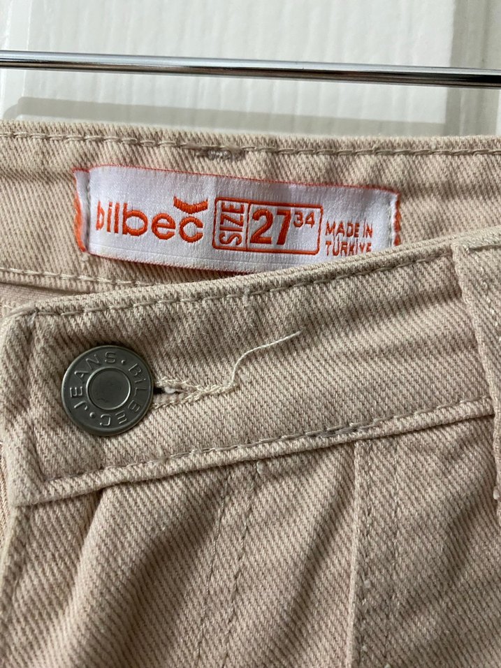 Bej Kadın Bermuda Şort Midi Boy Bol Kesim - Görsel 2