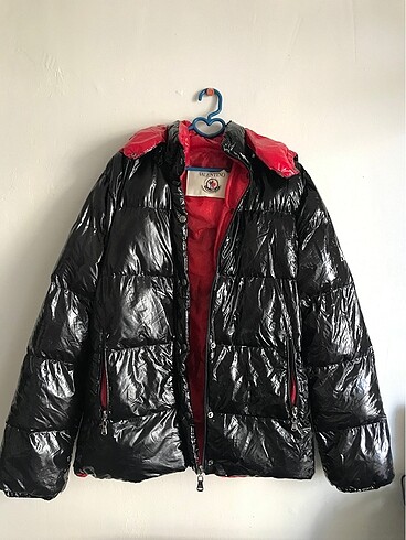 Valentino mont