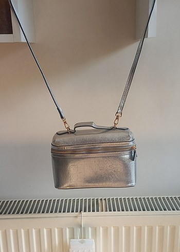 gri rengi Yılan Desenli Fermuarlı Kadın Çanta