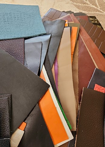 Karışık Renkte Deri Parçaları - Görsel 2