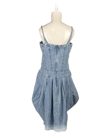 34 Beden PreLoved Kısa Elbise %70 İndirimli.