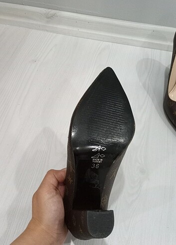 37 Beden Y-London stiletto ve çanta 