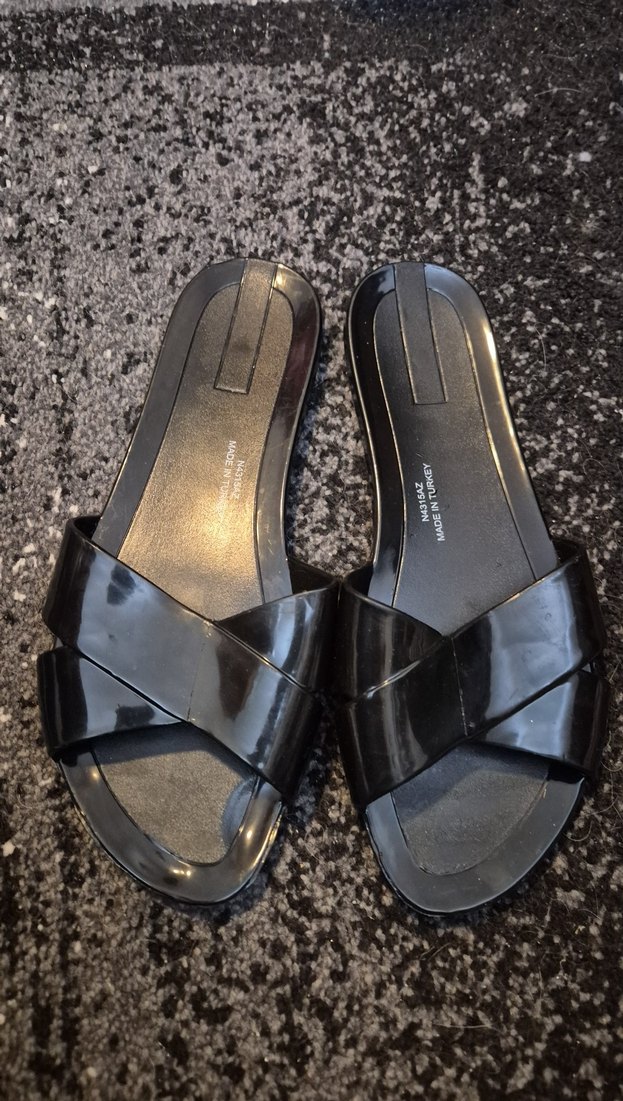 Siyah Kadın Terlik - Görsel 2