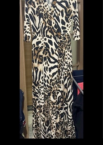 Kahverengi V Yakalı leopar Desenli Uzun Elbise - Görsel 4