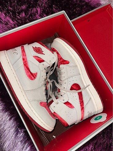 Nike Air Jordan 1 Zoom Valentines Day