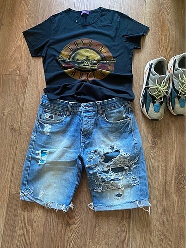 Abercrombie & Fitch Nike ayakkabı abercrombie şort ve tişört hepsi satışta