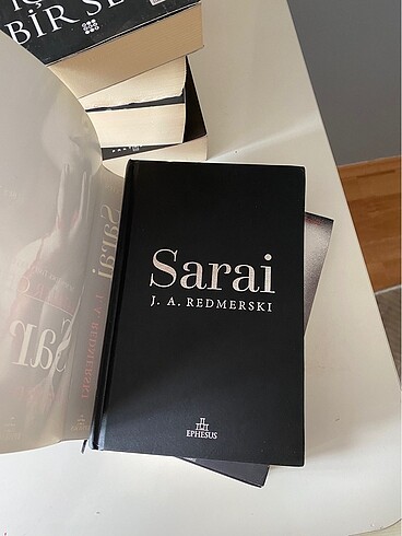  Beden Sarai,İzabel (Katiller çetesi 2 kitap ciltli)