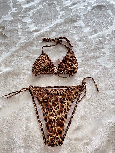 Leopar bikini takımı