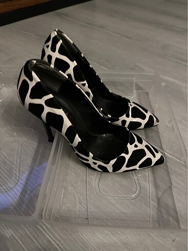 37 Beden beyaz Renk Stiletto