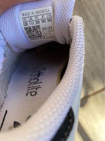 Adidas Sıfırdan farksız . 5 ay kullandı .