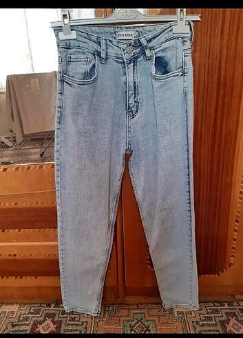 Mom Jean