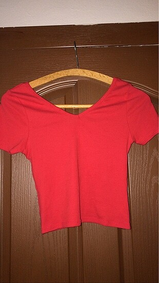 Kırmızı crop tişört