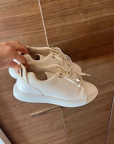 Beyaz Sneakers Ayakkabı