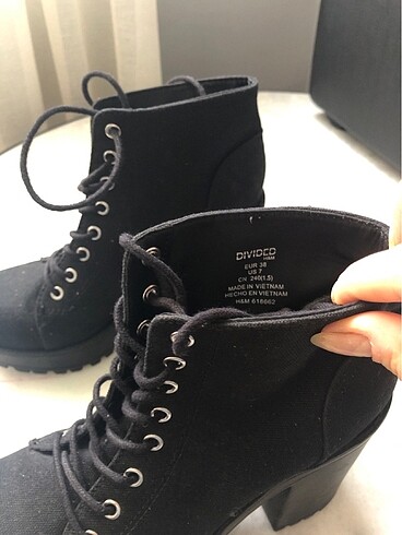 38 Beden siyah Renk H&M Bot