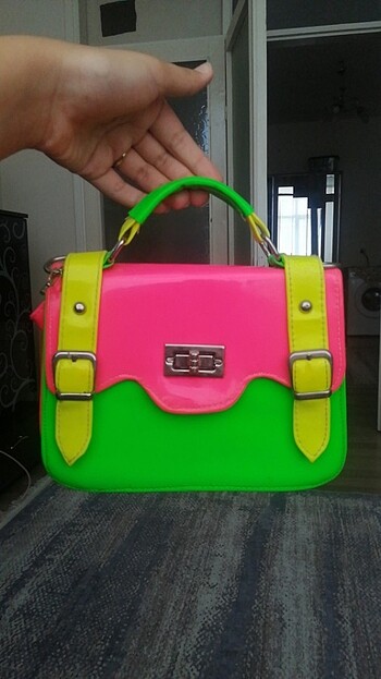 neon çanta