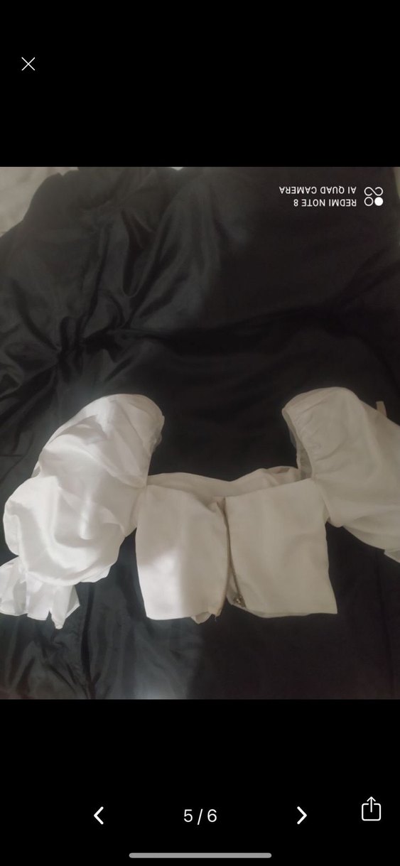 Beyaz V Yaka Fermuarlı Kadın Bluz - Görsel 3