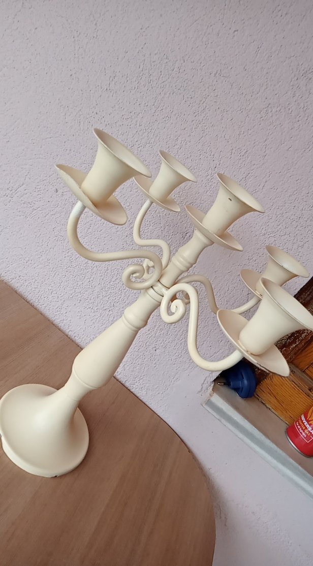 Beyaz 5 Kollu Metal Şamdan - Görsel 3