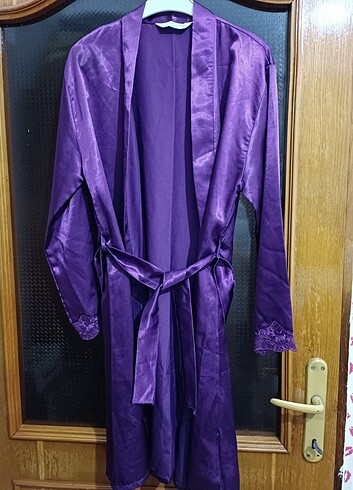 Sabahlıklı Saten pijama takımı 