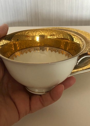 Paşabahçe Parlak Altın Renkli İnce İşlemeli pasta seti Alman porselenidir