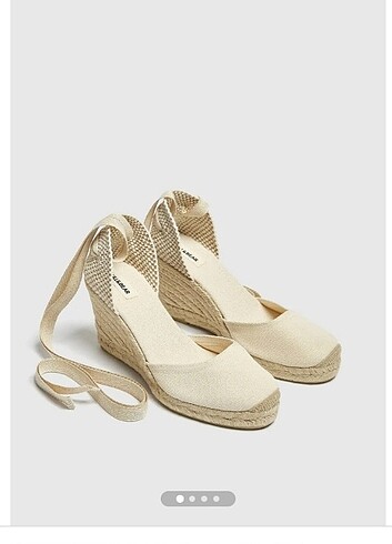 Pull and Bear dolgu topuk sandalet