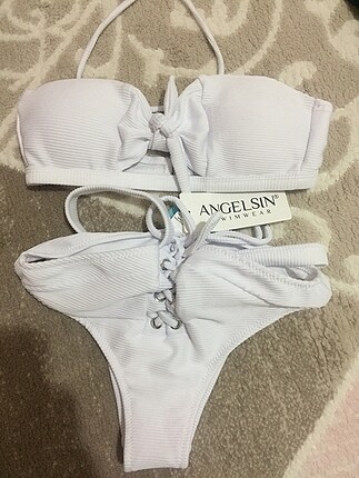 Beyaz bikini