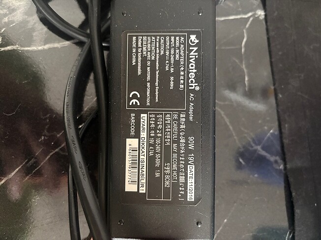 Diğer Laptop şarj aleti adaptör