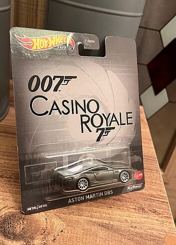  Beden Hot wheels Aston Martin DBS premium 