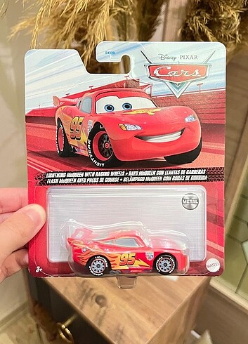 Disney Cars Şimşek McQueen 